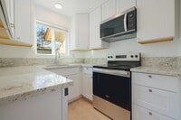 Building Photo - 1305 Sylvan Meadows Dr