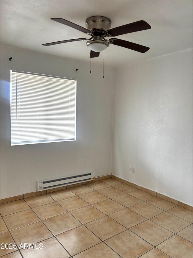 Building Photo - 2135 Hohokam Dr