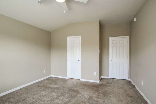 Building Photo - 15527 Lady Shery Ln