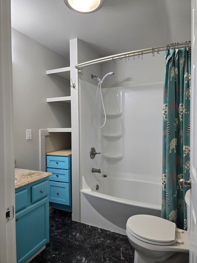 Building Photo - 12911 Gravelly Lake Dr SW