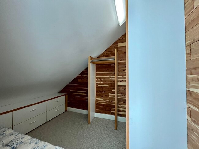 Building Photo - 4 Island Ave