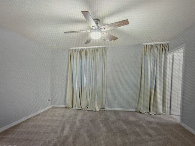 Building Photo - Magnificent Townhome Located In Quail Ridge Community!