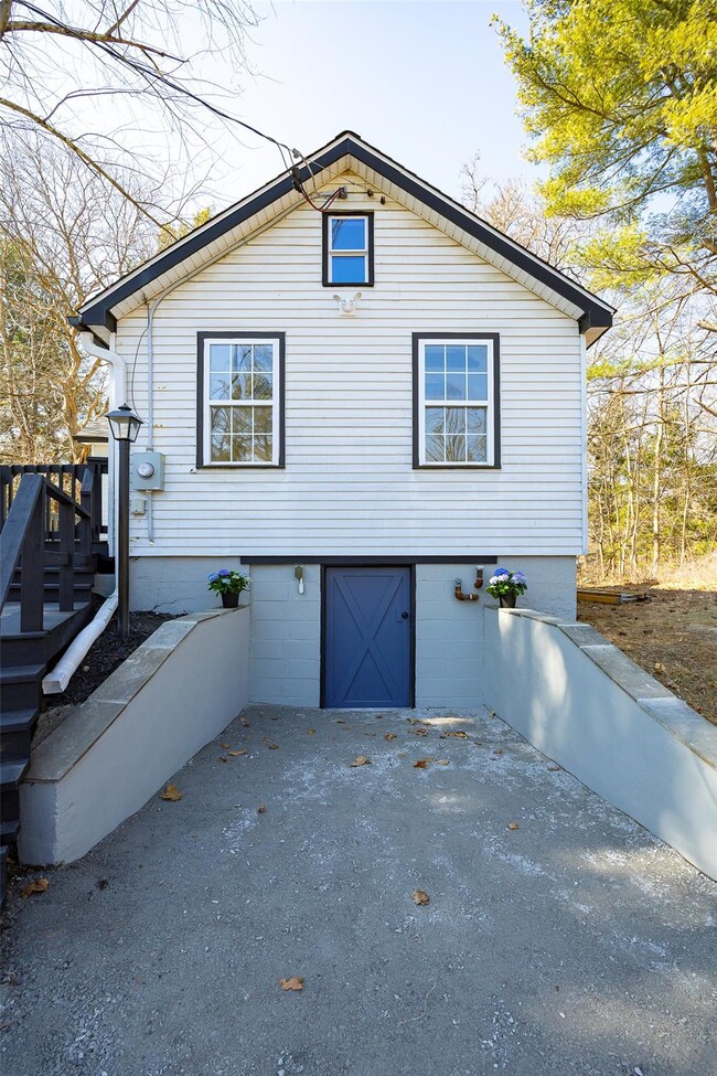 Building Photo - 3 Holt Rd
