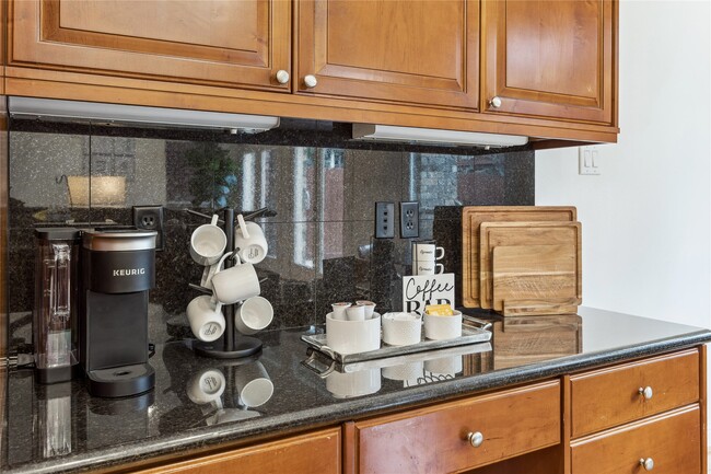 Building Photo - 5346 McCulloch Cir