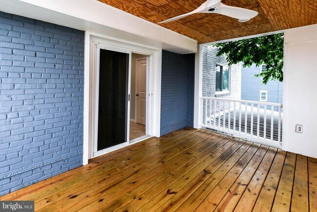 Building Photo - 531 Hilltop Terrace SE