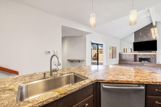 Building Photo - 73416 Irontree Dr