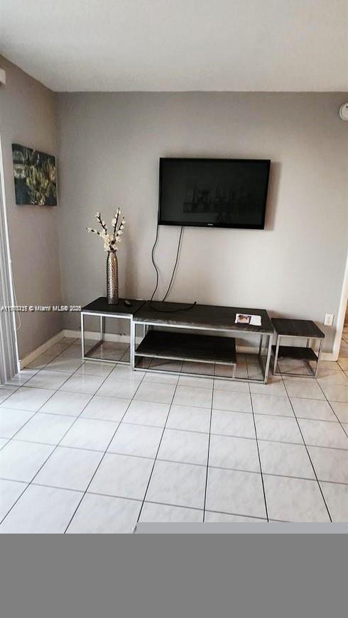 Building Photo - 2905 Point E Dr