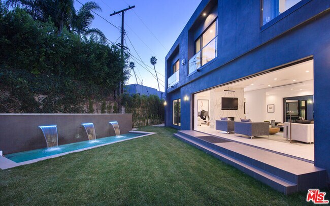 Building Photo - 12720 Montana Ave