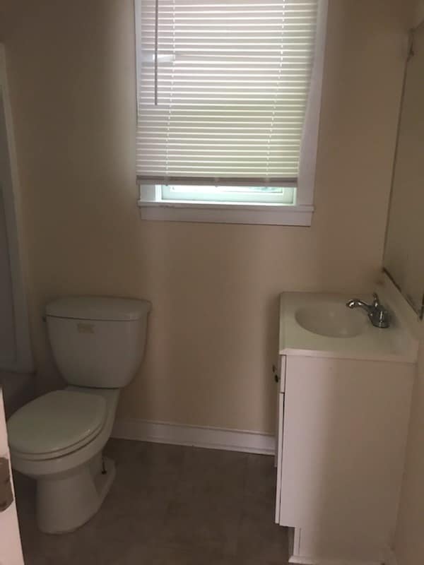 Building Photo - 619 E Solomon St