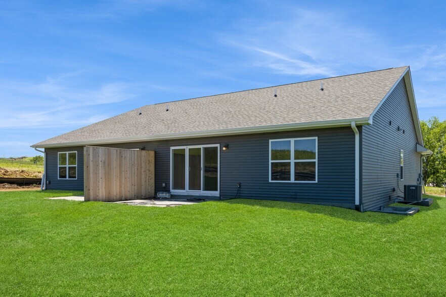 Building Photo - 1025 Switchgrass Ln