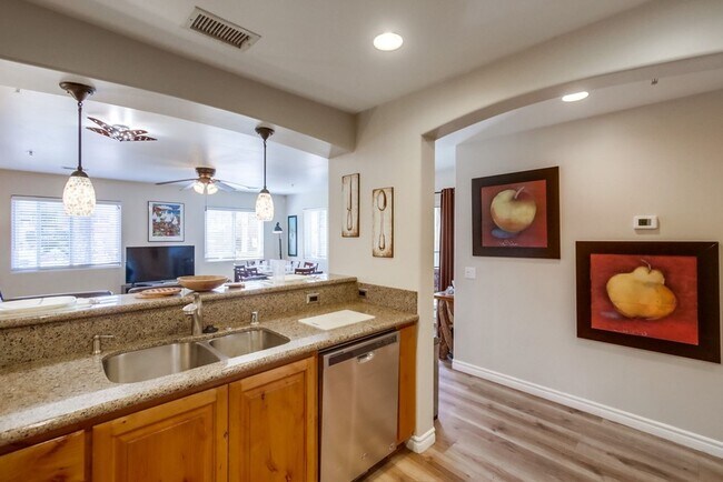 Building Photo - Steps From The Beach w/ All Utilities Included Available Jan - May 2025