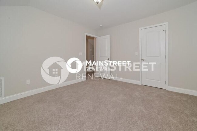 Building Photo - 3 Bedroom Pet-Friendly Home in Corryton, TN with Main Street Renewal