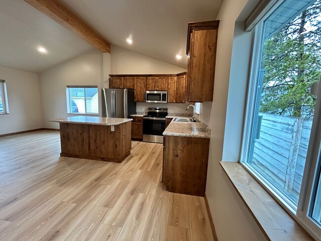 Building Photo - Brand New, Energy Efficient, 2 Bed, 1 Bath Home in Hamilton