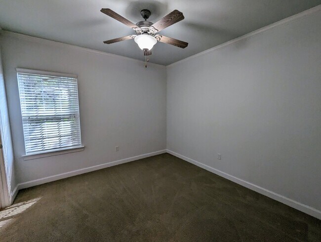 Building Photo - 47 Private Rd 3057