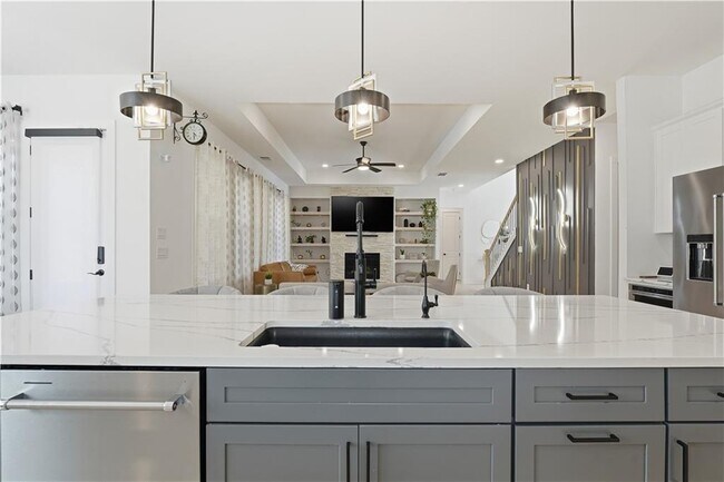 Building Photo - 415 Oakleigh Ave