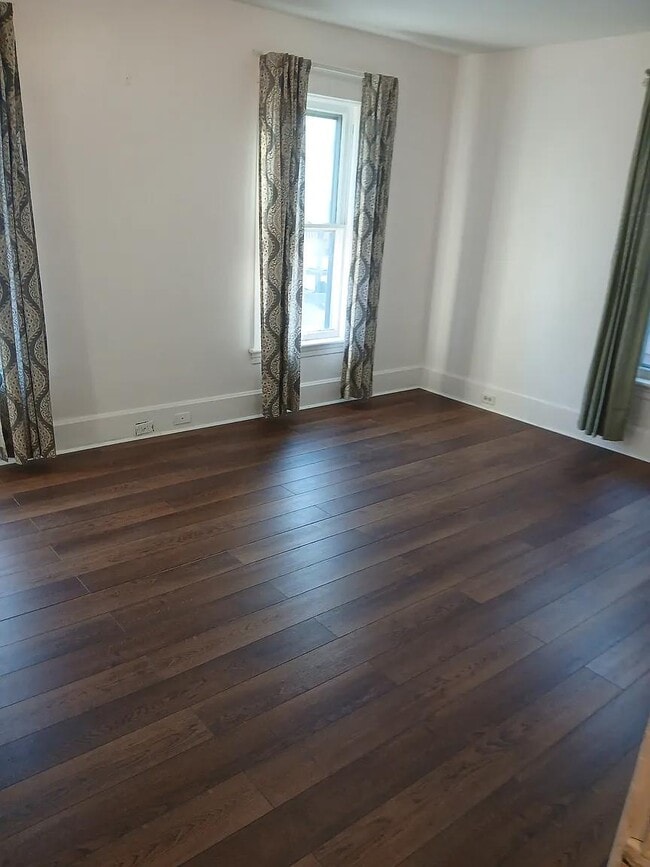 Building Photo - 129 Plainfield Ave