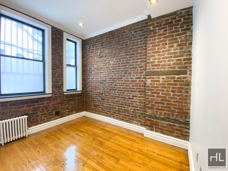 Building Photo - East 13th Street