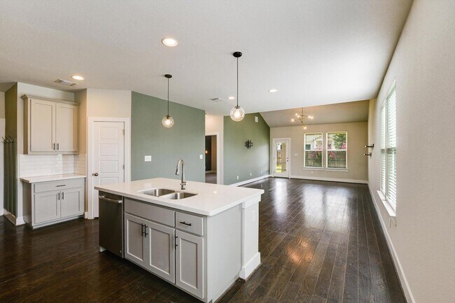 Building Photo - 5826 Aviano Rd