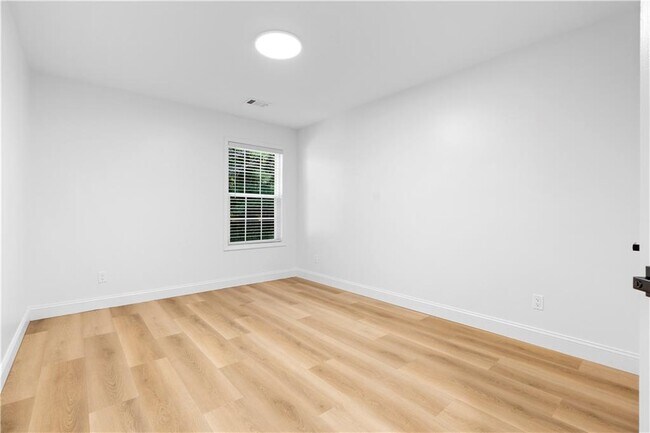 Building Photo - 4221 Rogers Creek Ct