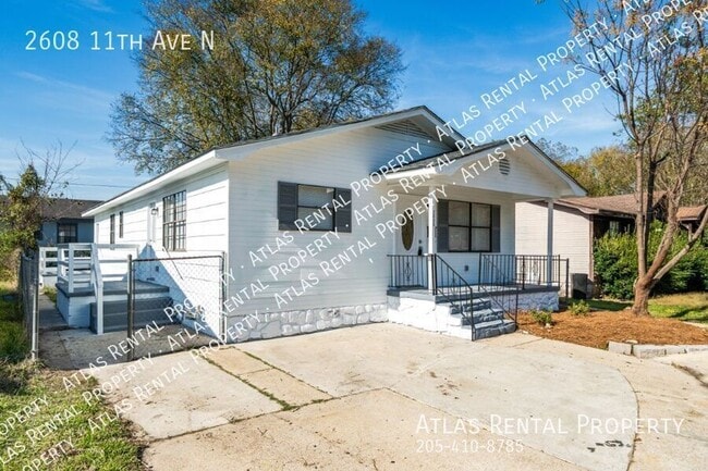 Building Photo - 2608 11th Ave N