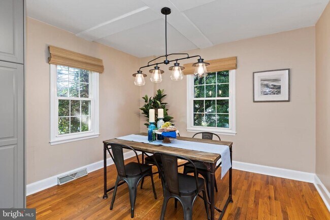 Building Photo - 710 Fishburn Rd