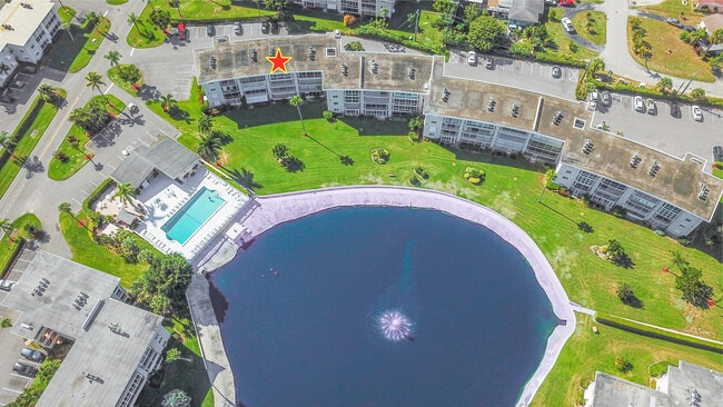 Building Photo - 2728 Garden Dr N