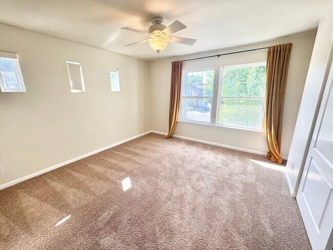 Building Photo - Beautiful 5 bed 3 bath Home in Wildhorse