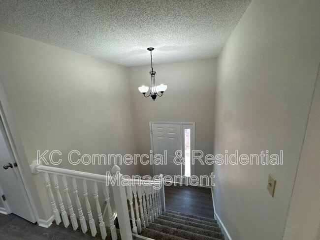 Building Photo - 5716 N London Ave