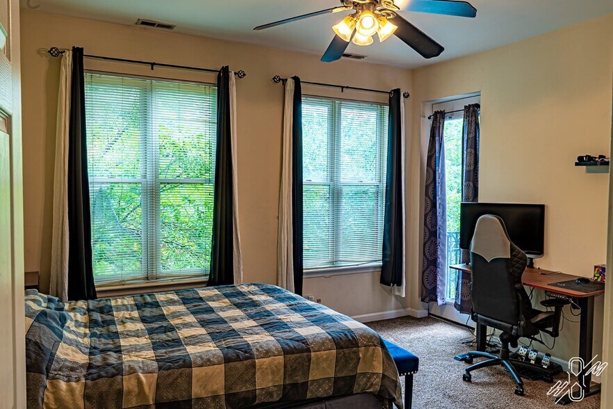 Primary Bedroom - 1500 S Halsted St