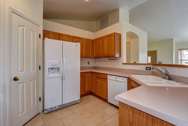 Building Photo - 8381 E Hopi Cir