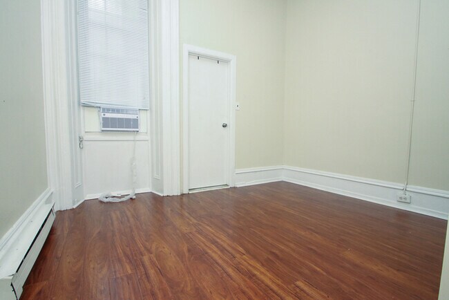 Building Photo - 849 N 5th St