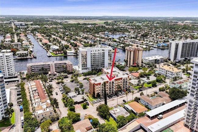 Building Photo - 400 N Riverside Dr