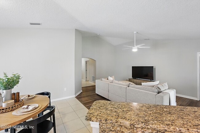 Building Photo - 3253 Hidden Meadows Ct