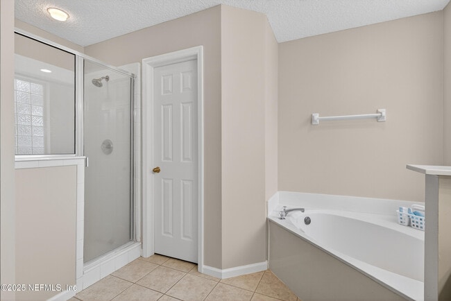 Building Photo - 1908 Tuscan Oaks Ct