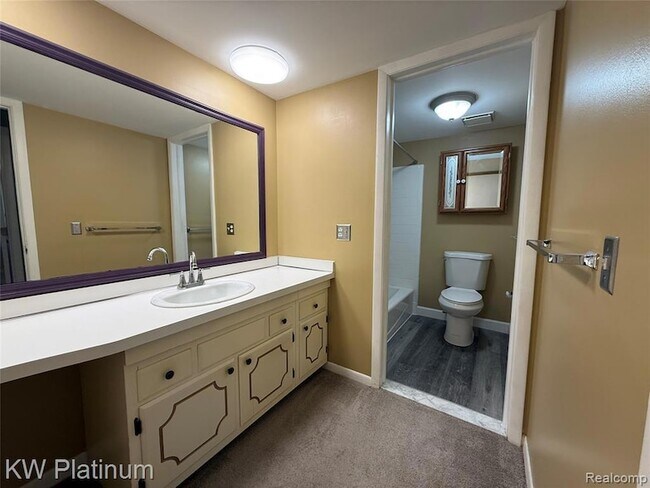 Building Photo - 16870 Edloytom Way