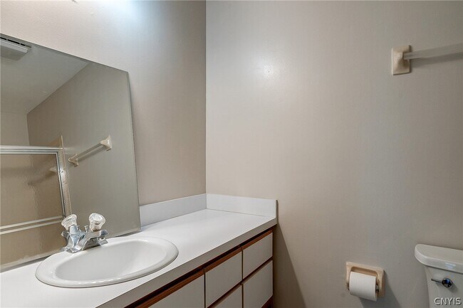 Building Photo - 2404 Pipers Ct