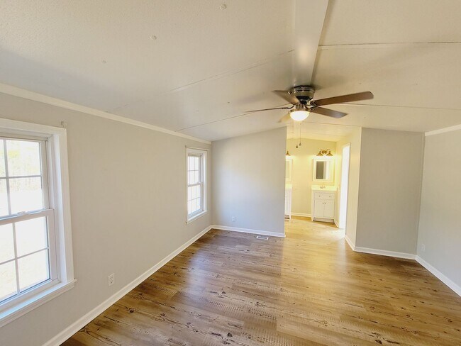 Building Photo - LELAND - Hickory Hollow - 2 Bedroom Mobile...