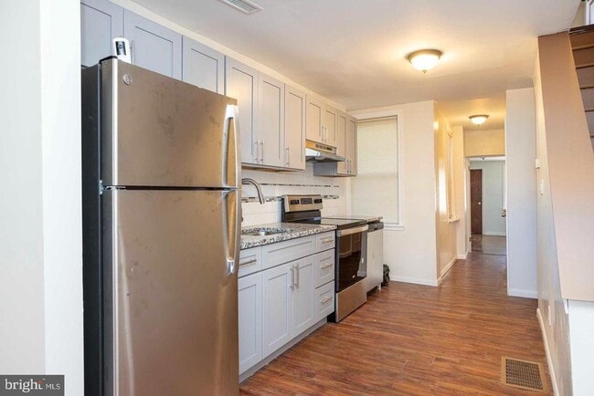 Building Photo - 2542 N Water St