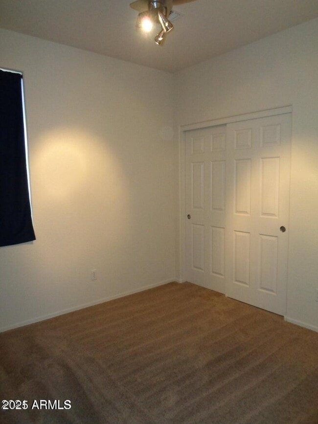 Building Photo - 2653 E Canyon Creek Dr