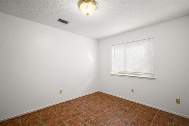 Building Photo - 12701 Europa Ln