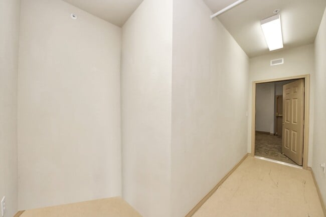 Building Photo - 2400 McCue Rd