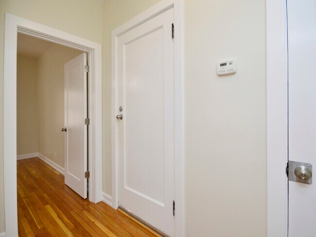 Building Photo - 4212 N Pulaski Rd