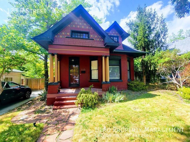 Building Photo - Extremely Desirable Stunning Avenues Home!!!