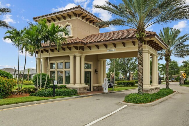 Building Photo - 680 SE Villandry Way