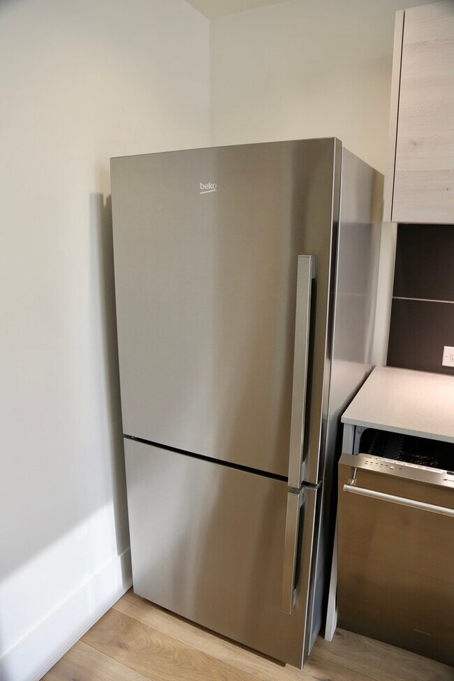 Building Photo - 1075 Market St