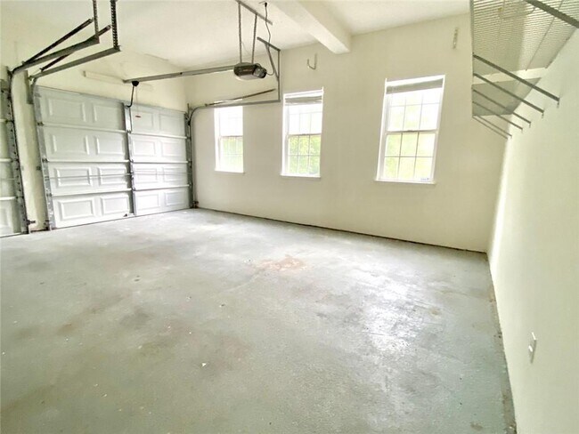 Building Photo - 5923 Rosie Ln SE