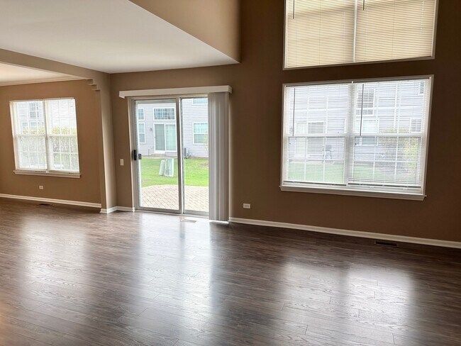 Building Photo - 693 Savannah Ln