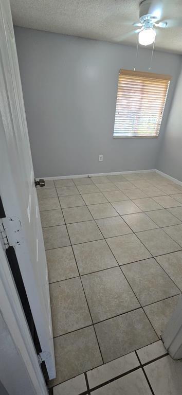 Building Photo - 1127 Spring Meadow Dr