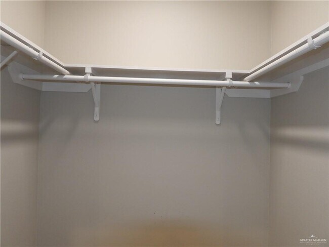 Building Photo - 15 E Candor Dr