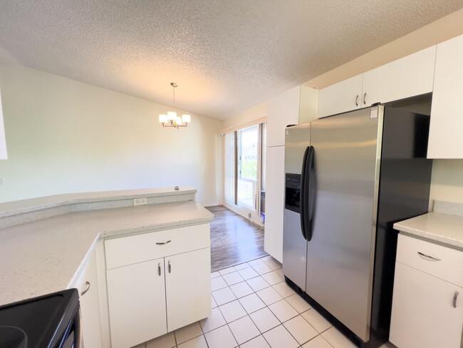 Building Photo - RENT SPECIAL $500 OFF 1ST MONTH'S RENT! 2B...